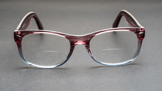 Ce sunt lentilele bifocale? Caracteristici si recomandari